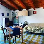 Casetta Gialla Apartment