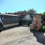 Casetta Gialla Apartment *