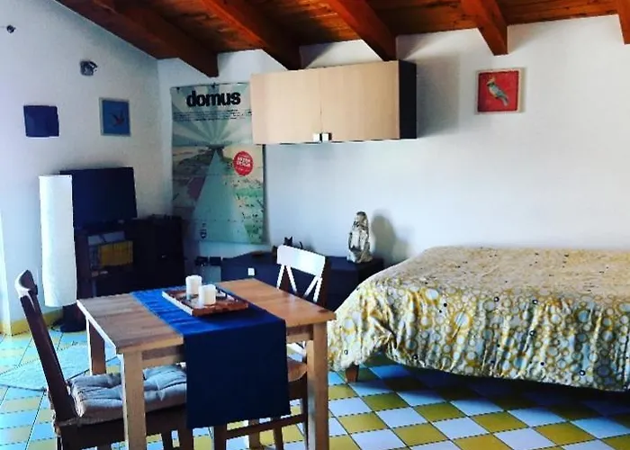 Casetta Gialla דירה